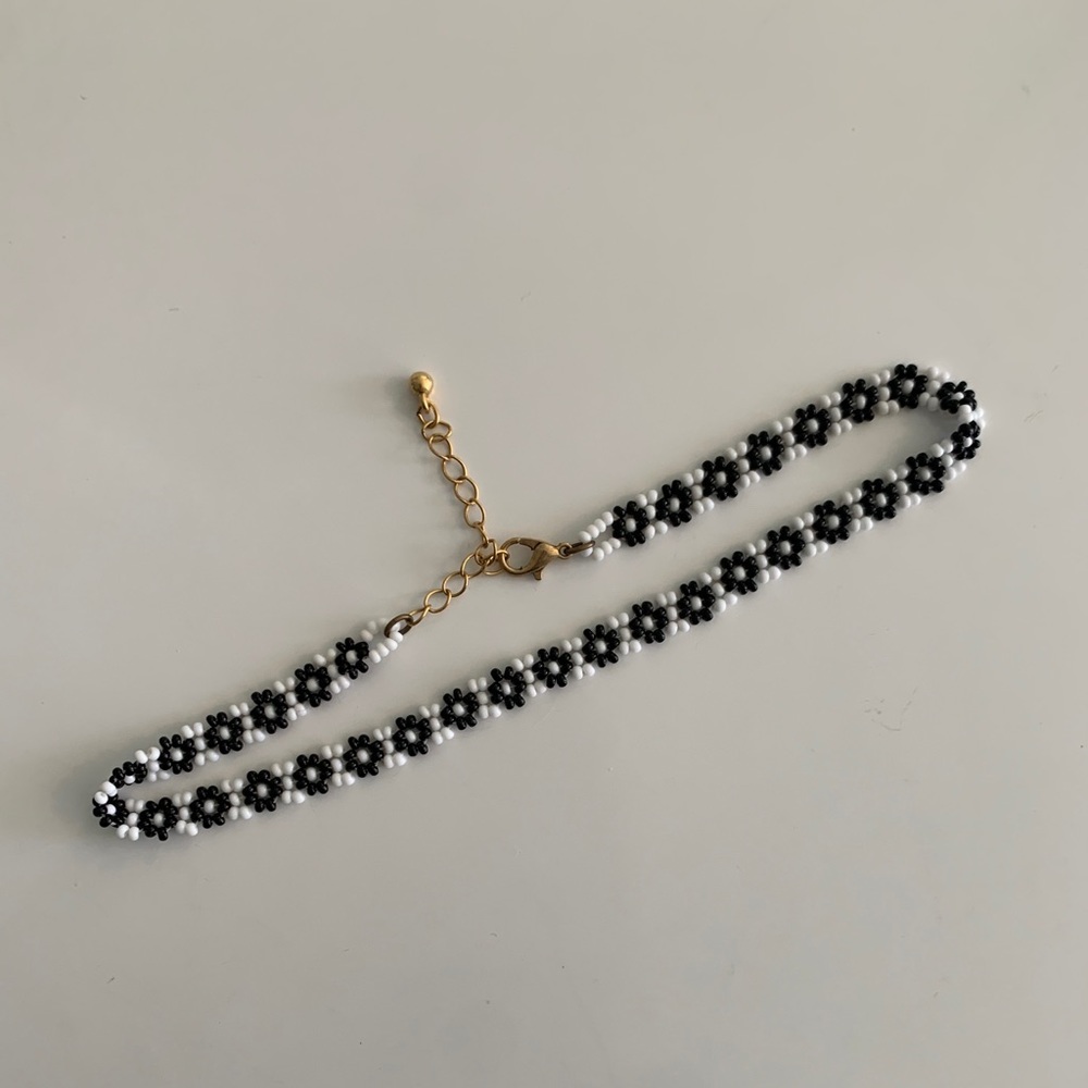 Black and white choker